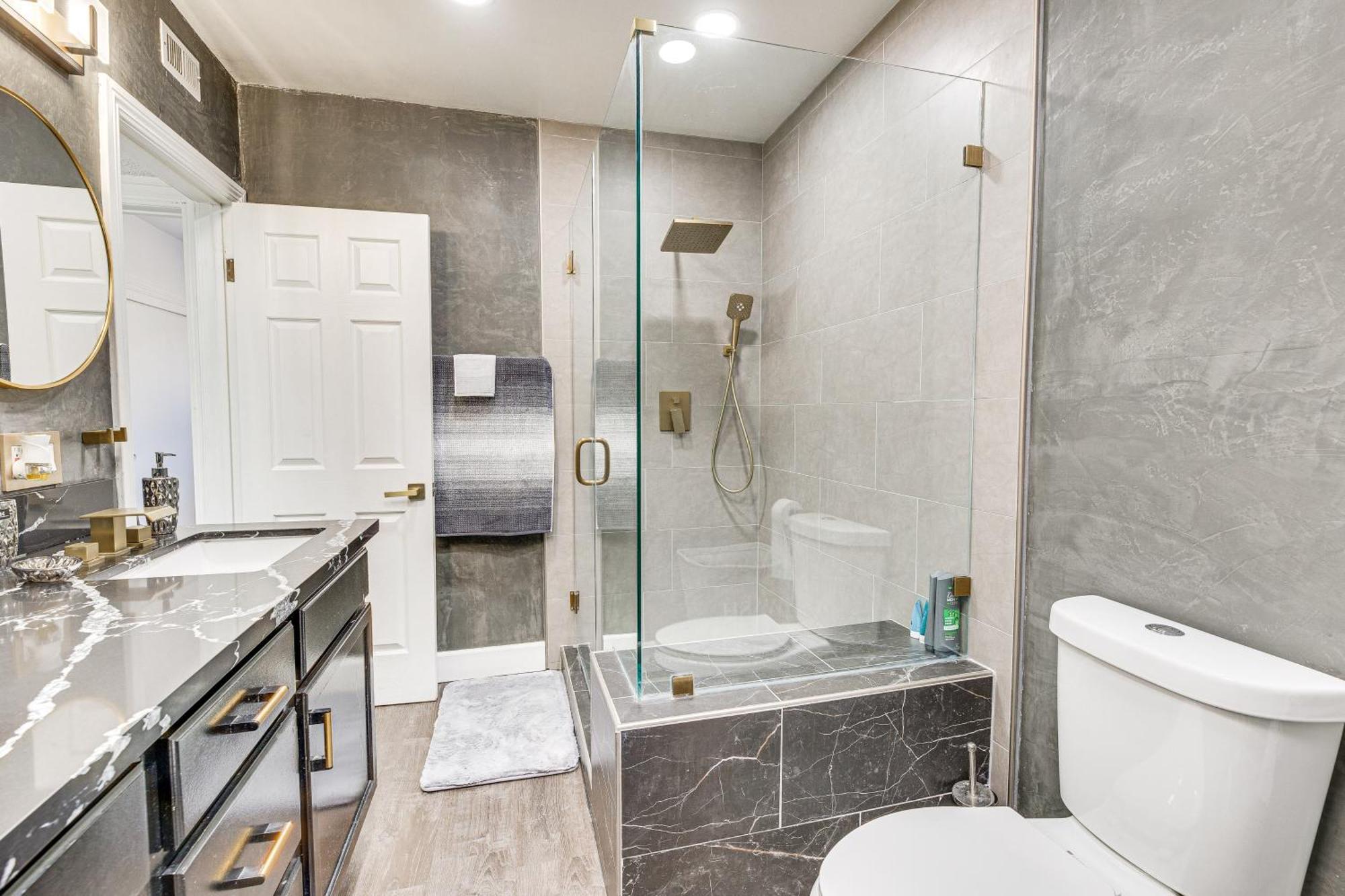 Angeles Townhome Off-street Parking And Balcony Hébergement de vacances