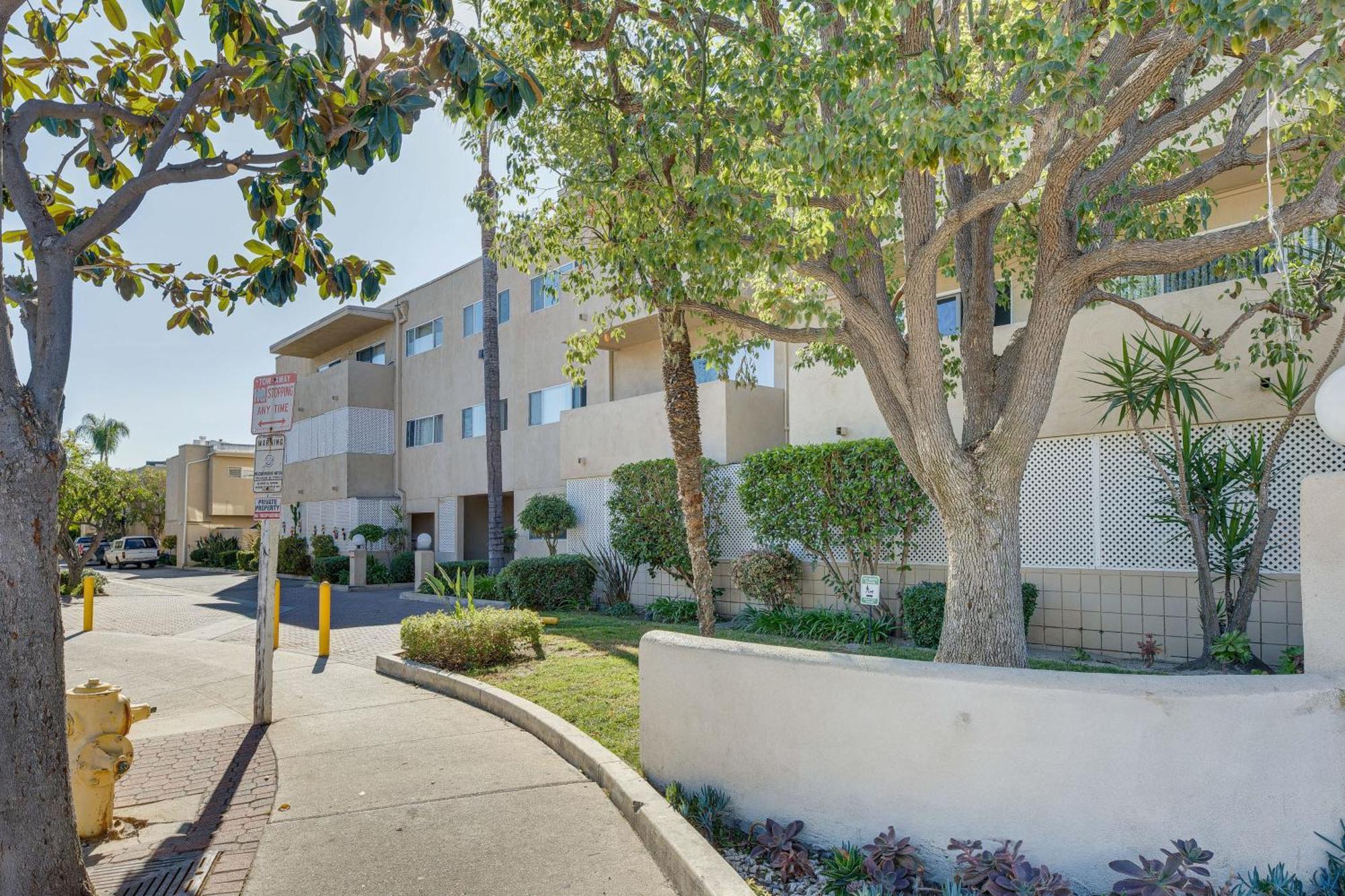 Hébergement de vacances Angeles Townhome Off-street Parking And Balcony